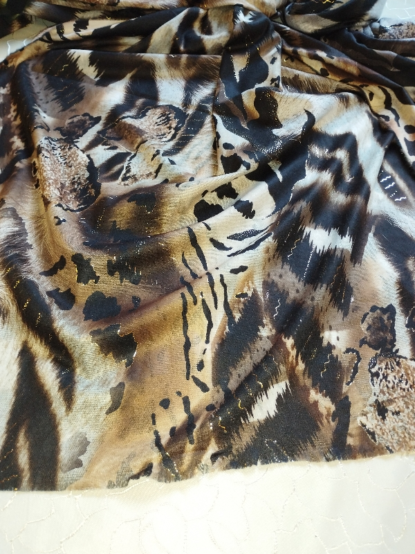 Schals mit Animal Print in 3 verschiedenen Farben mit Kaschmir und Viscose