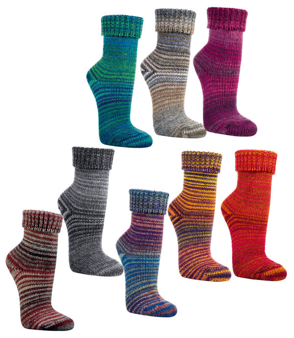 Warme bunte gestrickte Socken geringelt im Hygge Style Damen und Herren